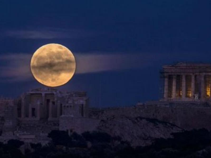 φεγγαρι ακροπολη