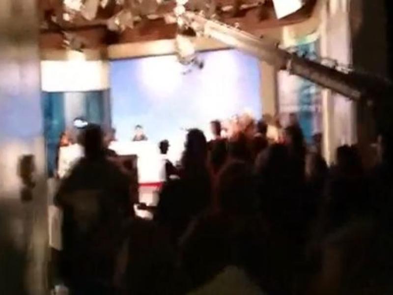 Εκπαιδευτικοί πραγματοποιούν παρέμβαση στην ΕΡΤ