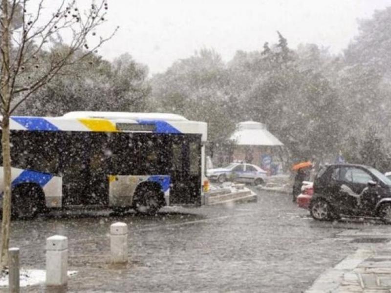 Λεωφορείο στο χιόνι