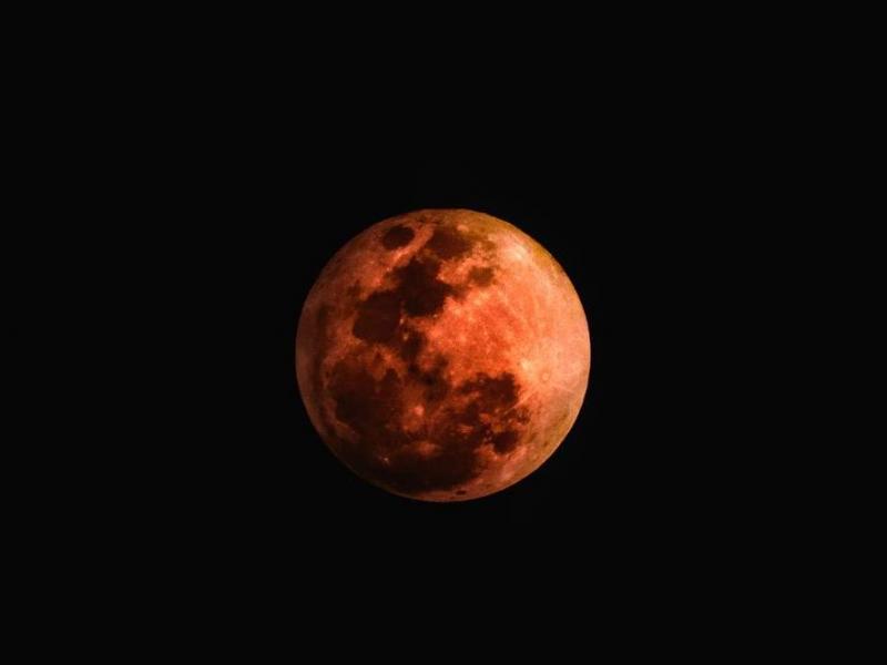 red moon
