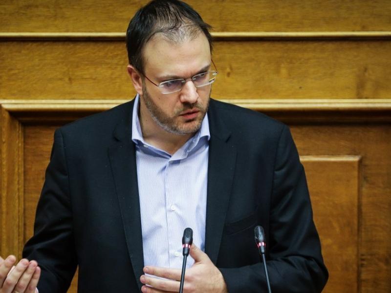 θεοχαροπουλος