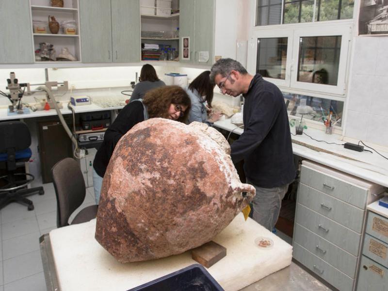 αρχαιολογοι