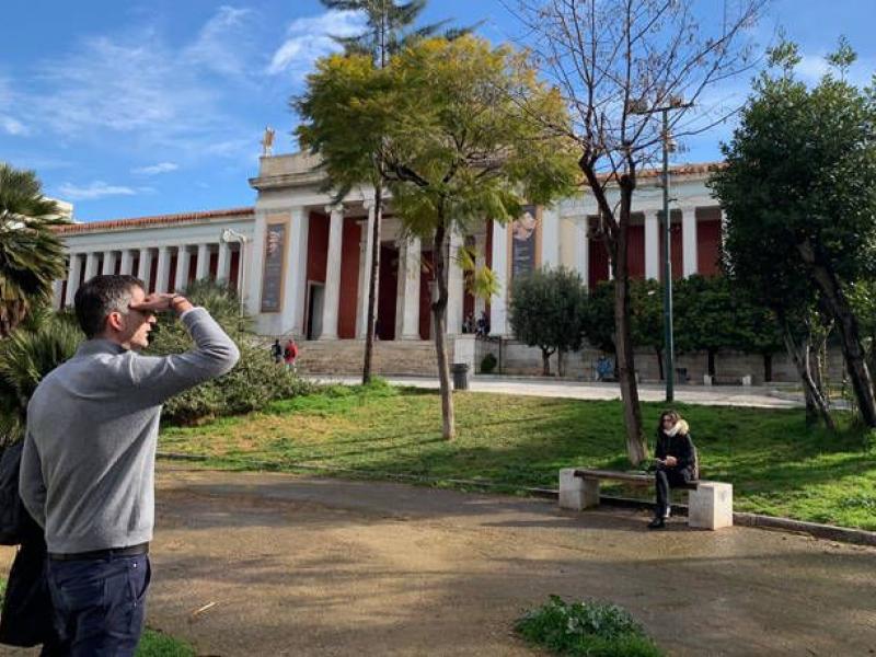 Ο Κώστας Μπακογιάννης στο Αρχαιολογικό Μουσείο Αθηνών