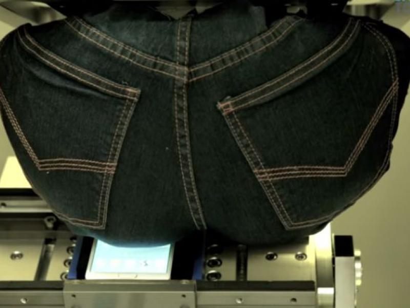 Η πρέσα... οπισθίων