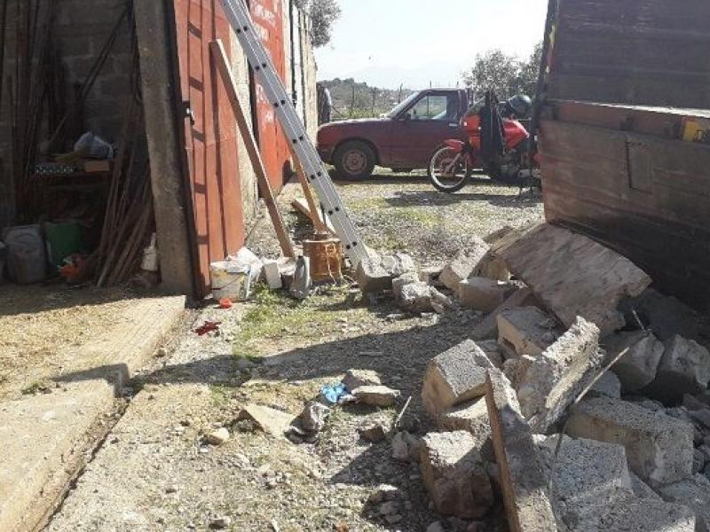 Τσιμεντόλιθοι πλάκωσαν εργάτη