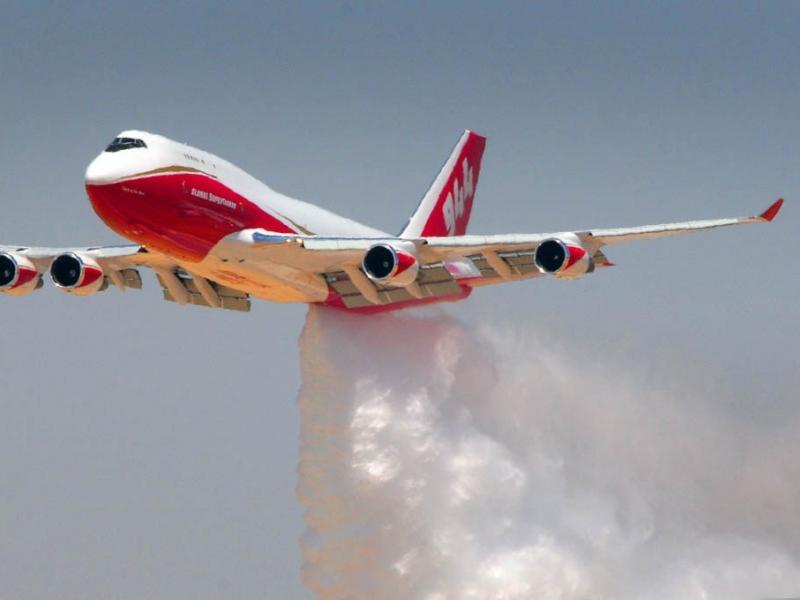 Boeing 747 Supertanker
