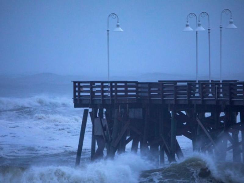 προβλήτα κυκλώνας θάλασσα