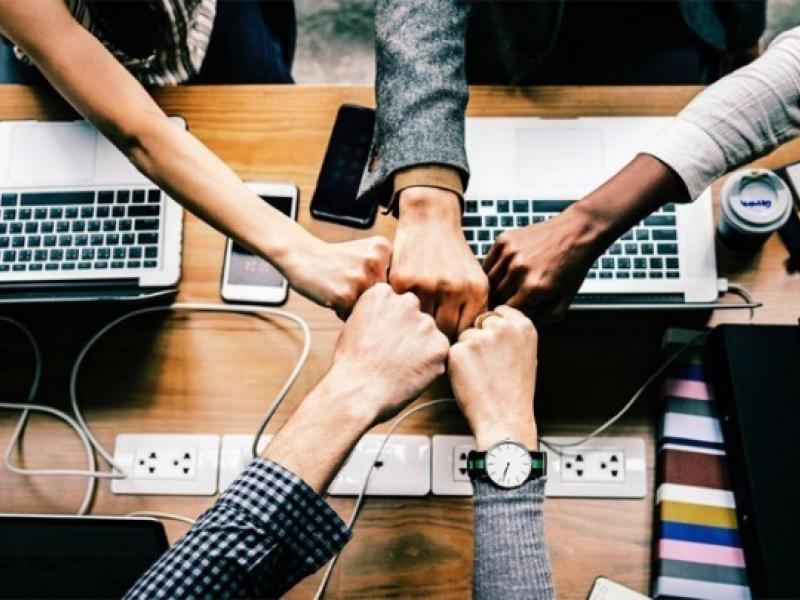 Στα μεγαλύτερης διάρκειας σχολικά τεστ καλύτερα τα κορίτσια