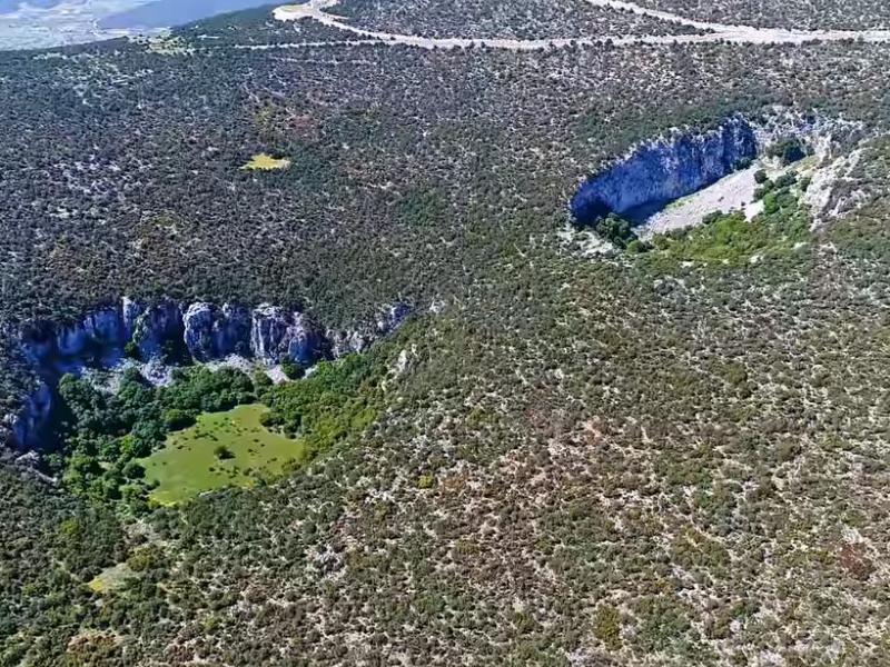 gigantioi kratires argolida