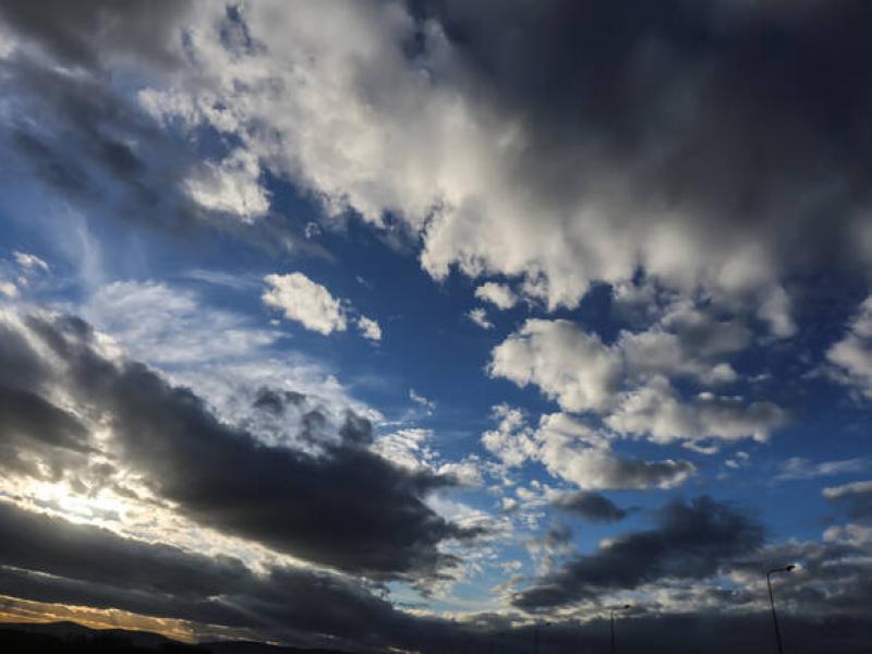 σύννεφα ουρανός