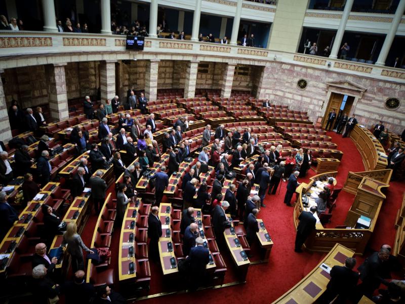 apoxorise-ko-siriza-vouli.jpg