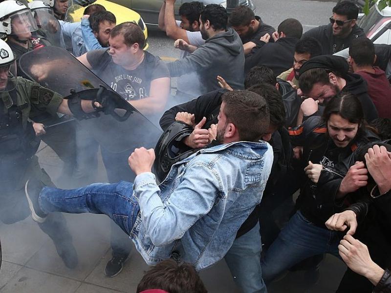 foitites kinitopoiisi trouman