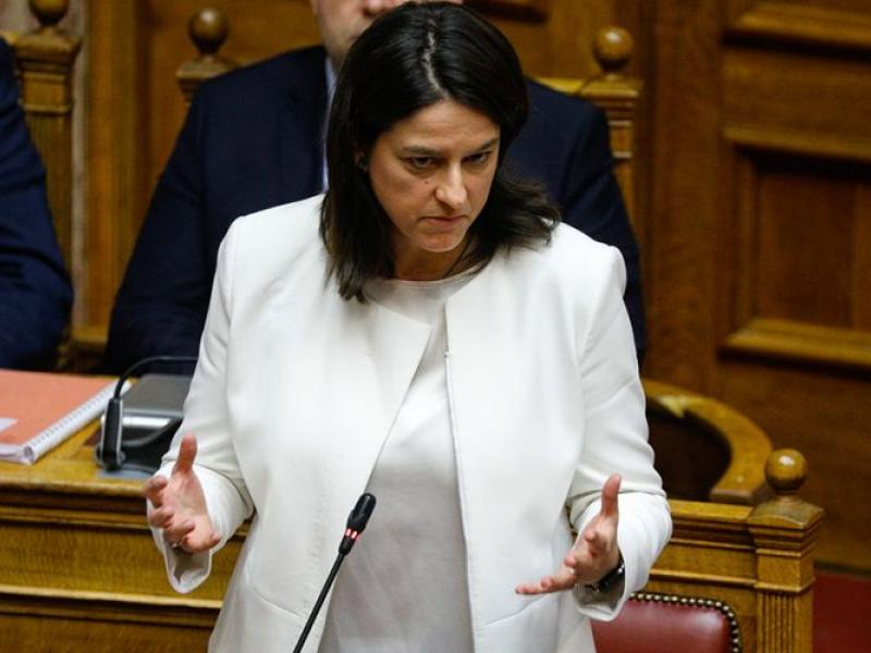 Για την αγορά υπολογιστών και διαδικτυακής σύνδεσης σε μαθητές απαντά σήμερα στη Βουλή η Κεραμέως