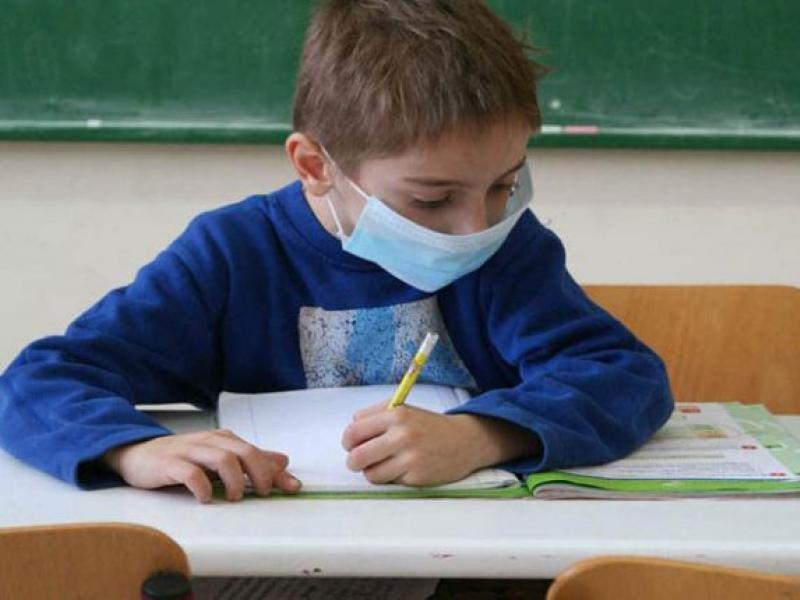ΣΥΝΕΚ: Αθωράκιστη η σχολική κοινότητα μπροστά στην πανδημία