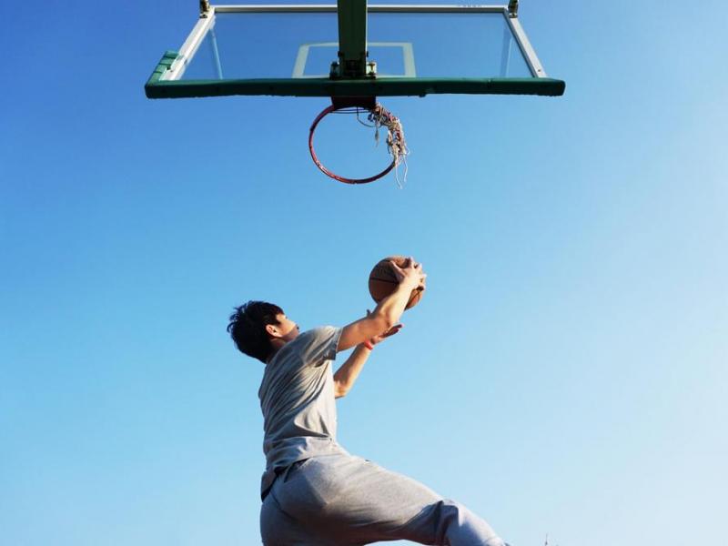 basketball-dunk-blue-gam.jpeg