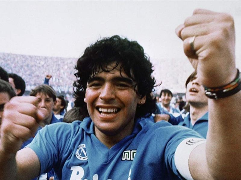 diego-maradona-neo-ntokimanter-gia-ton-zontano-thrulo-tou-podosfairou.jpg