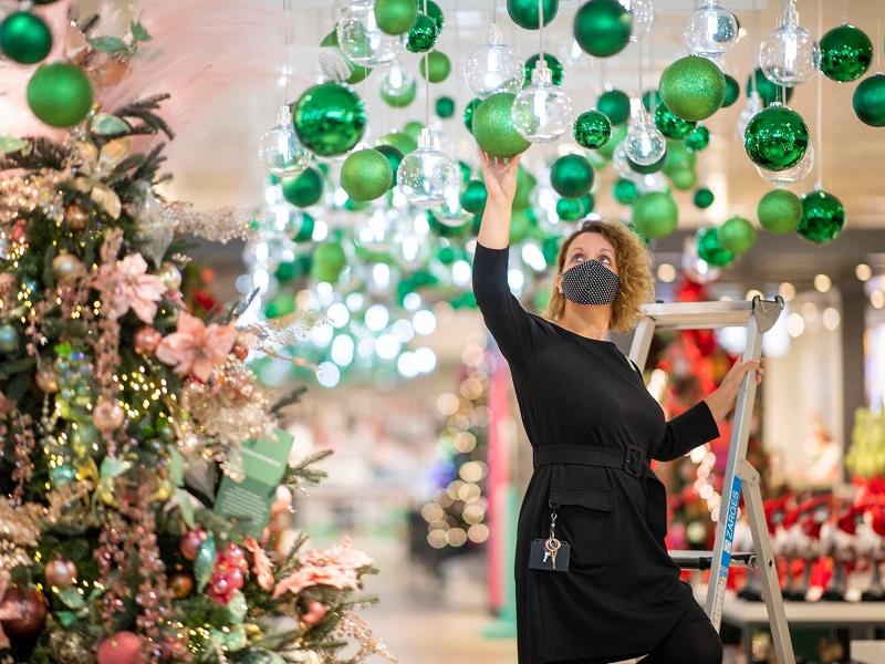 SMS 13033: Με ποιον κωδικό πάμε στα εποχικά καταστήματα