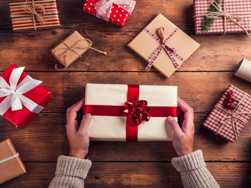 ΟΑΕΔ: Ξεκινάει σήμερα η πληρωμή του δώρου Χριστουγέννων