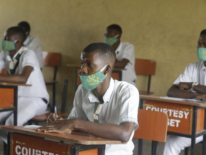 coronoios afriki sxoleio