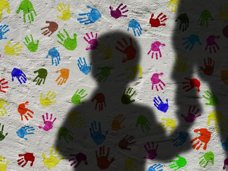 Αποπλάνηση στο internet: Πώς θα προστατέψουμε τα παιδιά