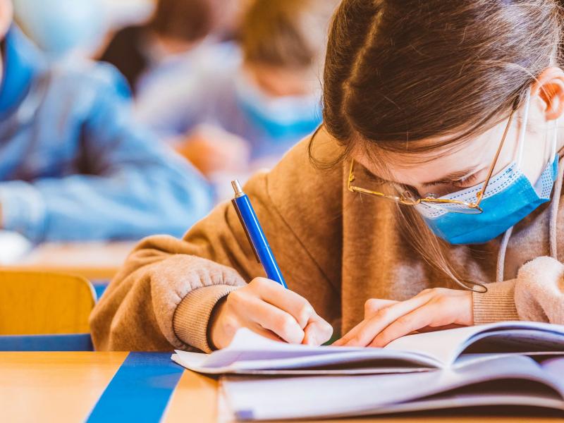 Άνοιγμα σχολείων, στο παρά πέντε, με τις ΜΕΘ στο κόκκινο