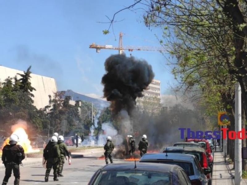 Φοιτητικό συλλαλητήριο: Χημικά και μολότοφ στη Θεσσαλονίκη 