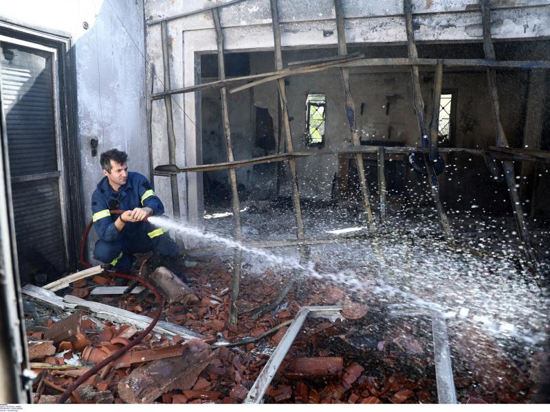 Φωτιά στον Σχίνο