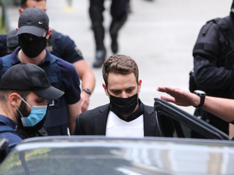 33xronos gynaikoktonos glyka nera