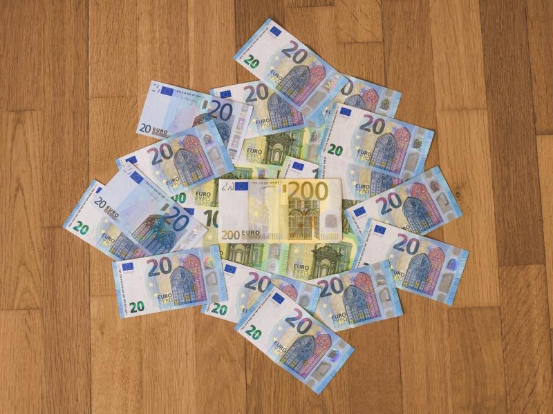 money_euro_lefta_xrimata.jpg