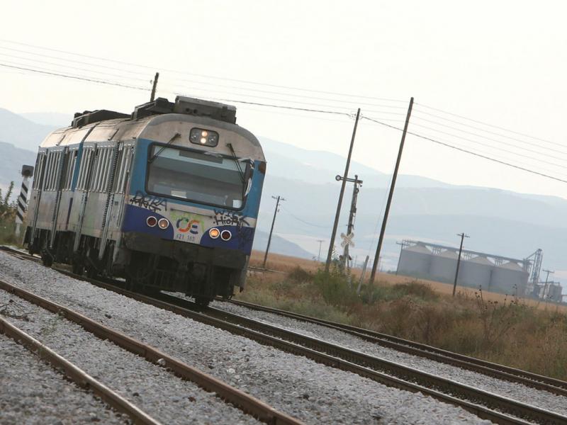 treno dytiki thessalia