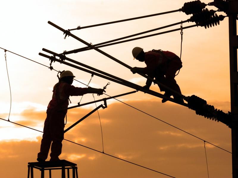 Κολώνες της ΔΕΗ