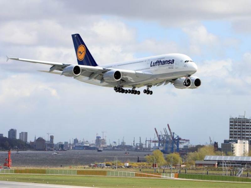 lufthansa-a380-landing-780.jpg