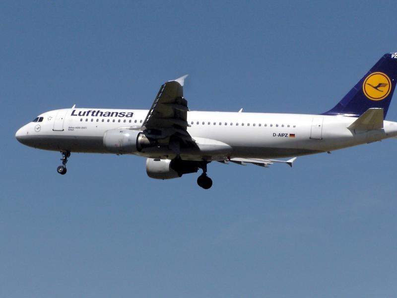 lufthansa_a320-200.jpg