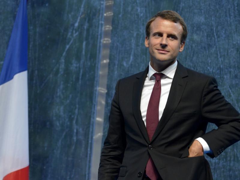 macron_8.jpg