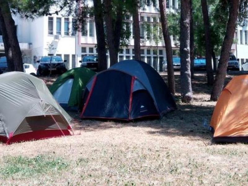 me-to-kalimera-epeisodia-sto-no-border-camp-hessaloniki_6.w_l.jpg