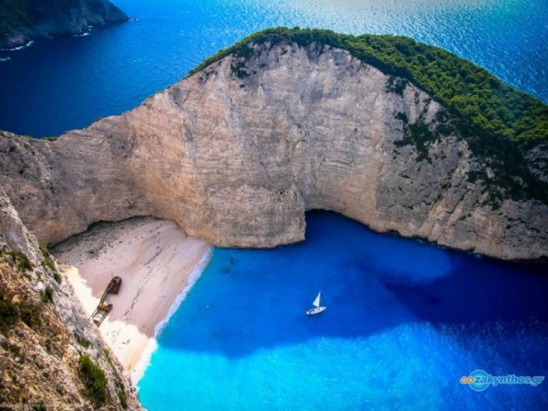 navagio_2.jpg