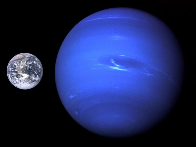 neptune_earth.jpg