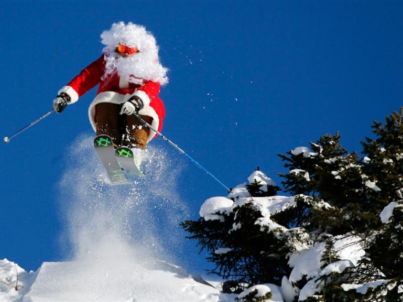 pb-121217-santa-skis-jsa-148p.photoblog900.jpg