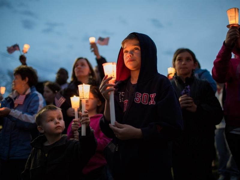 pb-130416-honoring-boston-bombing-jsa-07.photoblog900_2.jpg
