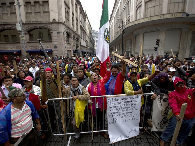 pb-130913-mexico-protest-ps1.photoblog900.jpg