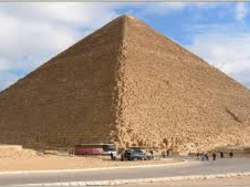 pyramida.jpg