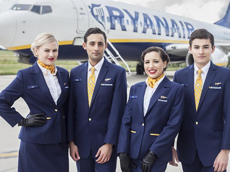 ryanair-cabin-crew_5.jpg