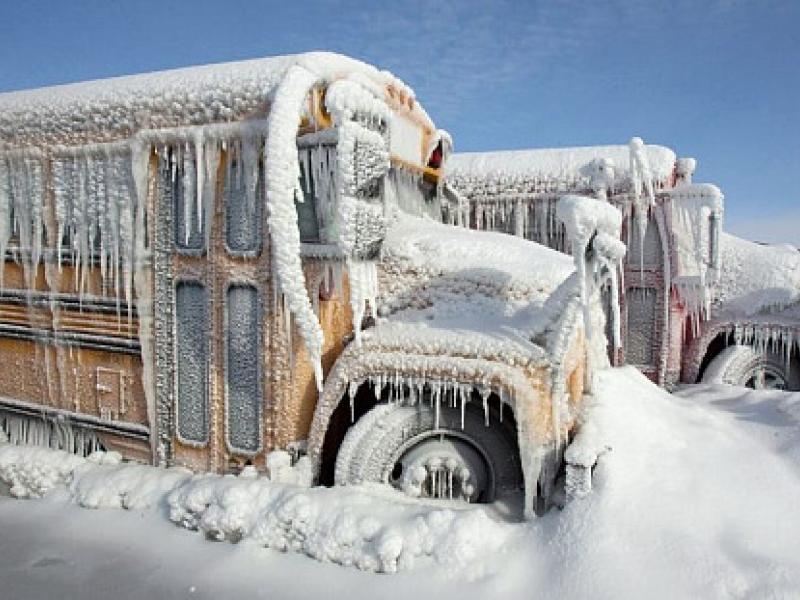 school-bus-snow.jpg