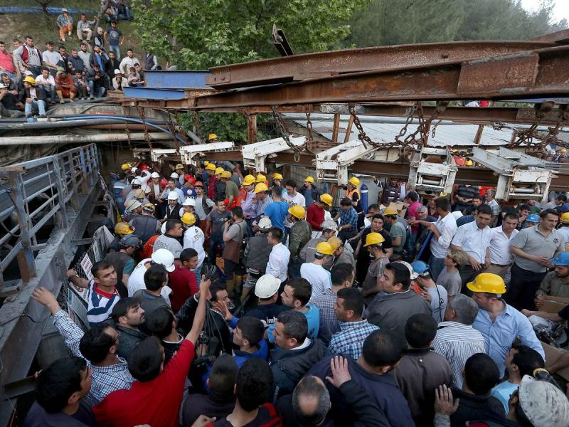 ss-140513-turkey-mining-accident-jms-2258.nbcnews-ux-1360-900.jpg