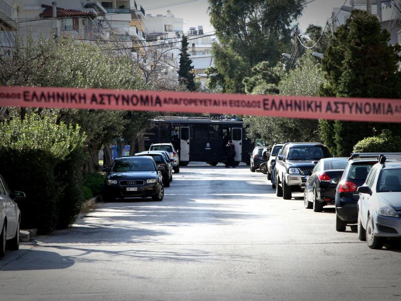 sullipsi-pola-roupa-antitromokratiki-maziotis-epanastatikos-agonas-5.jpg