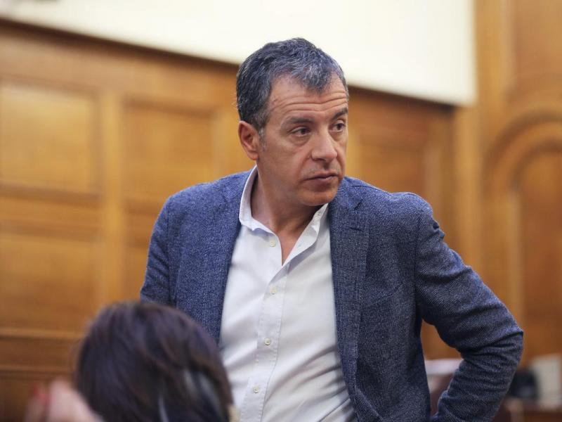 theodorakis-hd-2_0.jpg