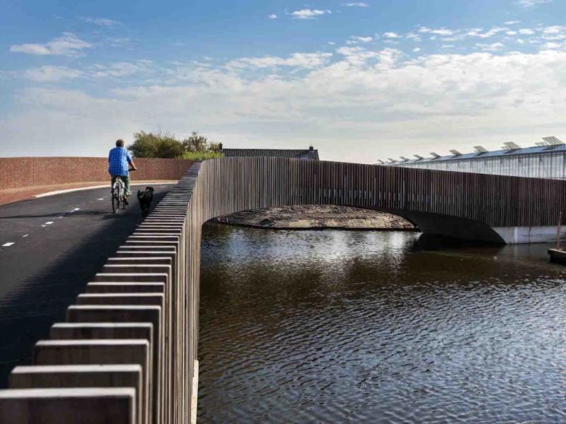 vlotwateringbrug-by-next-architects-1-889x602.jpg