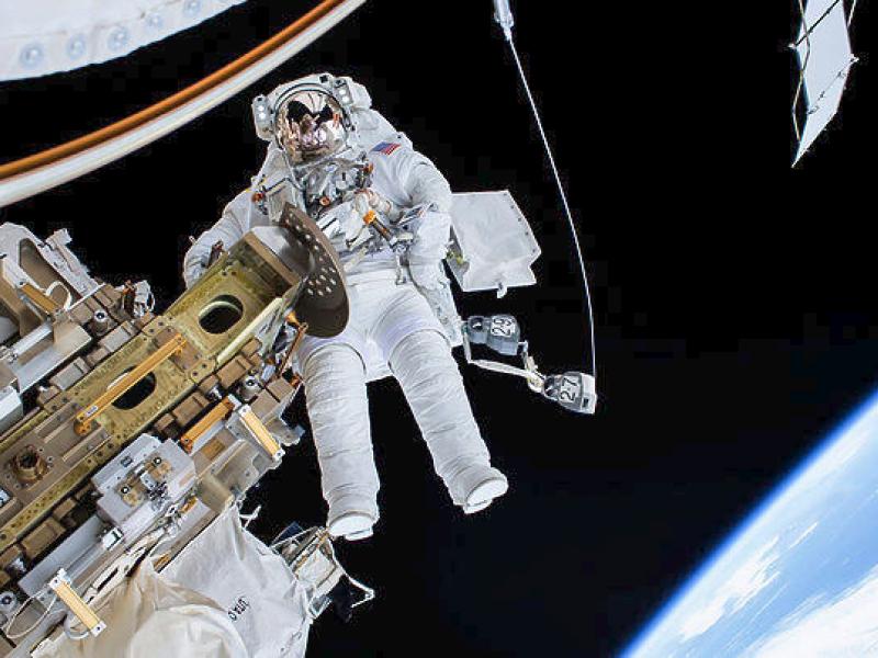w03-92257spacewalk.jpg