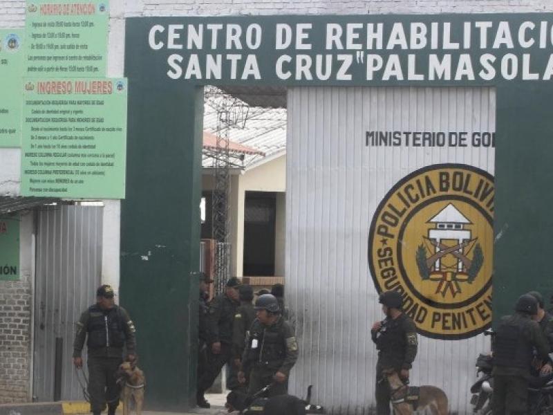 w15-70324boliviaprison.jpg