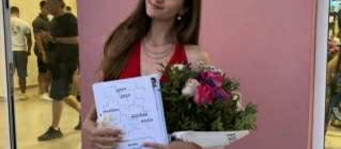 Απόλυτος θρίαμβος για μαθήτρια πολύτεκνης οικογένειας – 20 σε όλα τα μαθήματα στις Πανελλαδικές
